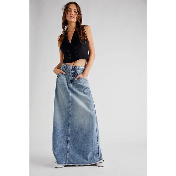 New FREE PEOPLE We The Free Come As You Are Denim Maxi Skirt $118 SIZE 4 Raw Hem - Picture 2 of 5